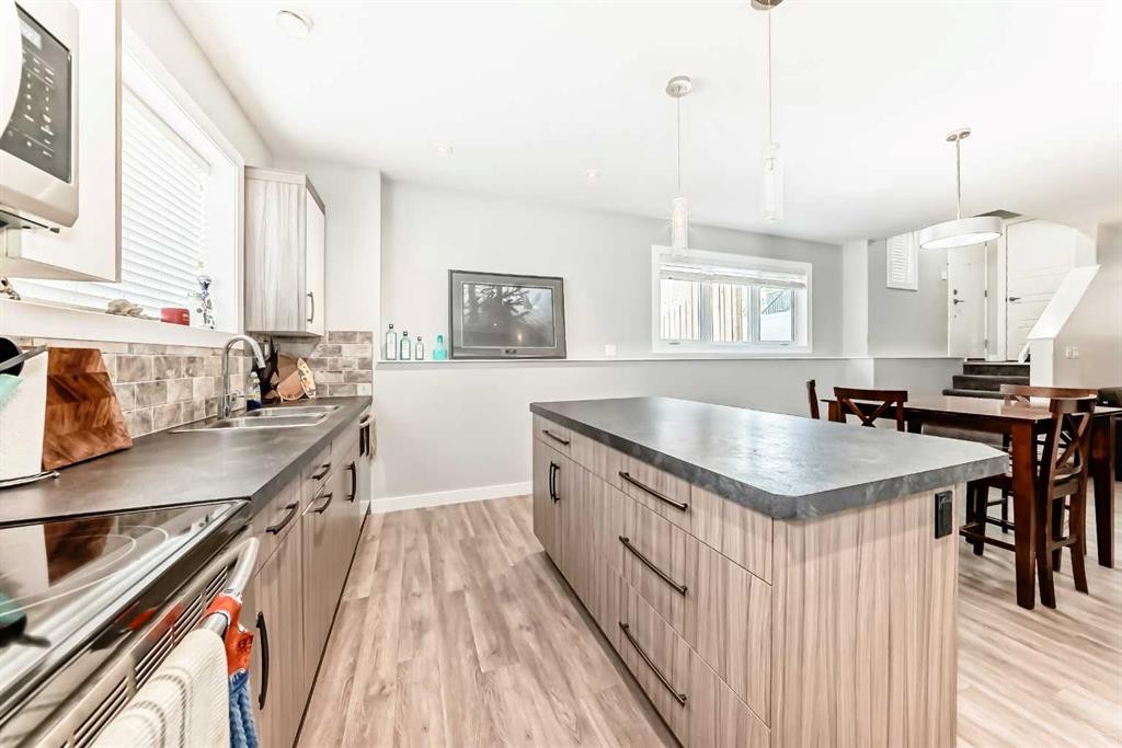 739 Cypress Lane, Springbrook, AB