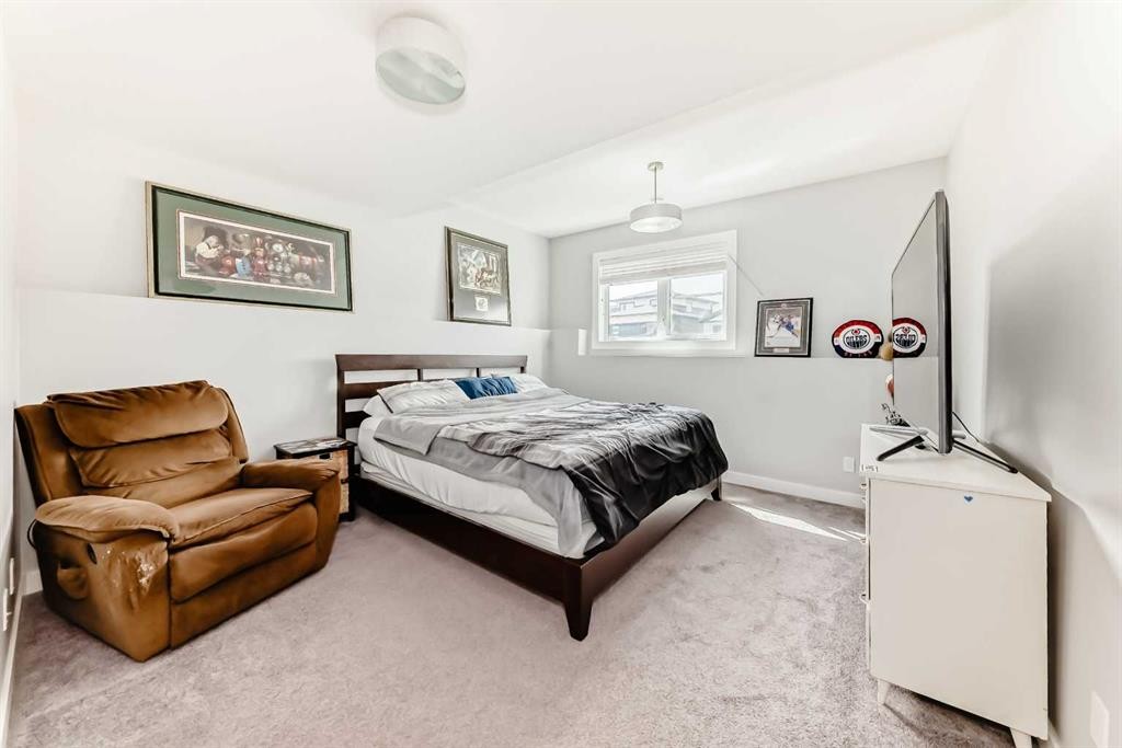 739 Cypress Lane, Springbrook, AB