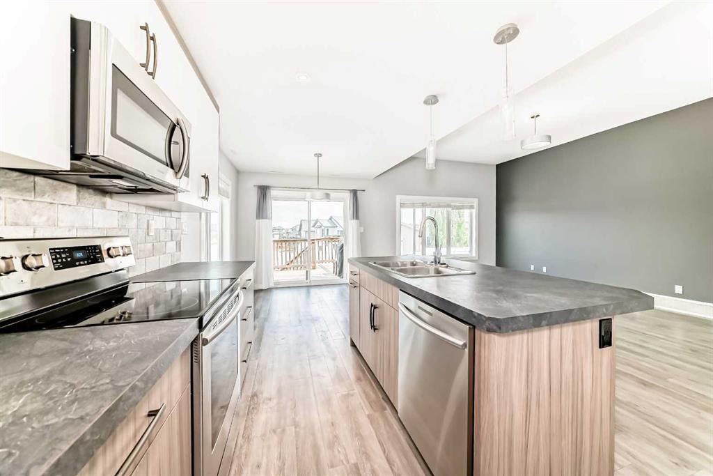 739 Cypress Lane, Springbrook, AB