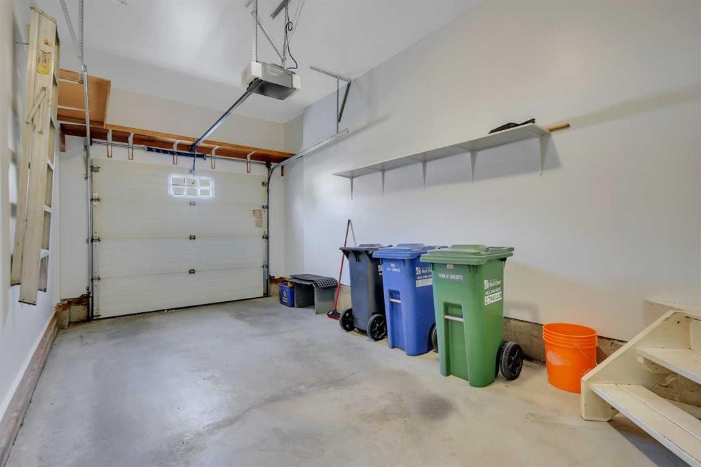 2 Janko Close, Red Deer, AB - Indoor Photo Showing Garage