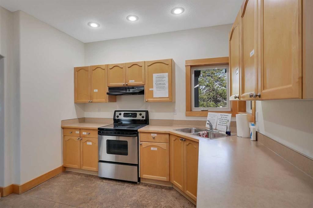 2 Janko Close, Red Deer, AB - Indoor Photo Showing Kitchen With Double Sink