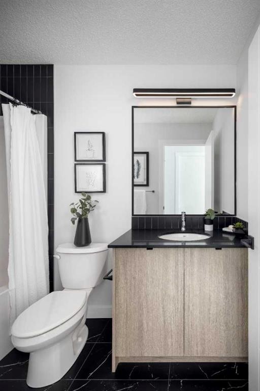 377 Creekside Drive Sw, Calgary, AB - Indoor Photo Showing Bathroom