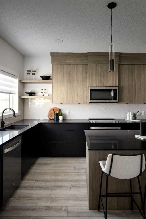 377 Creekside Drive Sw, Calgary, AB - Indoor Photo Showing Kitchen