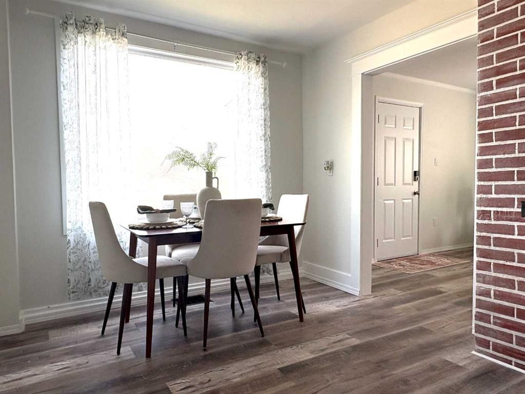 5129 48 Avenue, Ponoka, AB - Indoor Photo Showing Dining Room