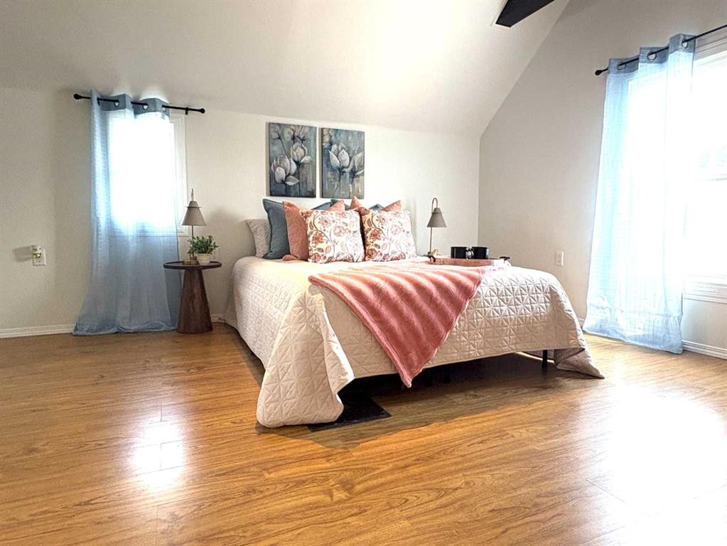 5129 48 Avenue, Ponoka, AB - Indoor Photo Showing Bedroom