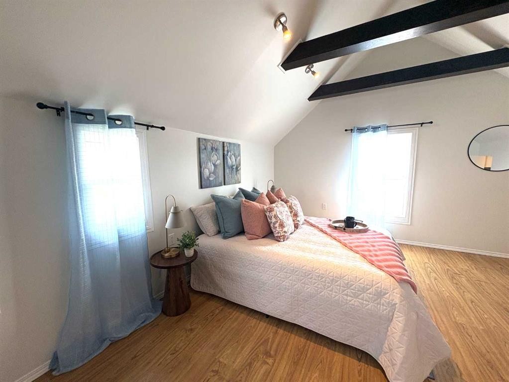 5129 48 Avenue, Ponoka, AB - Indoor Photo Showing Bedroom