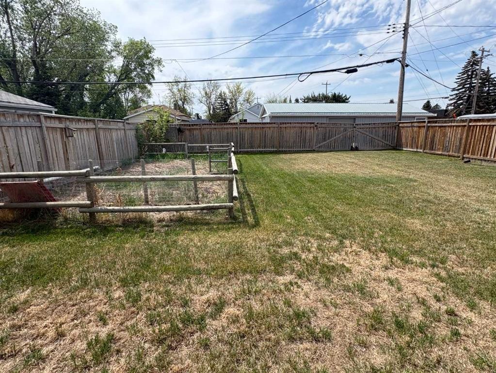 5129 48 Avenue, Ponoka, AB - Outdoor