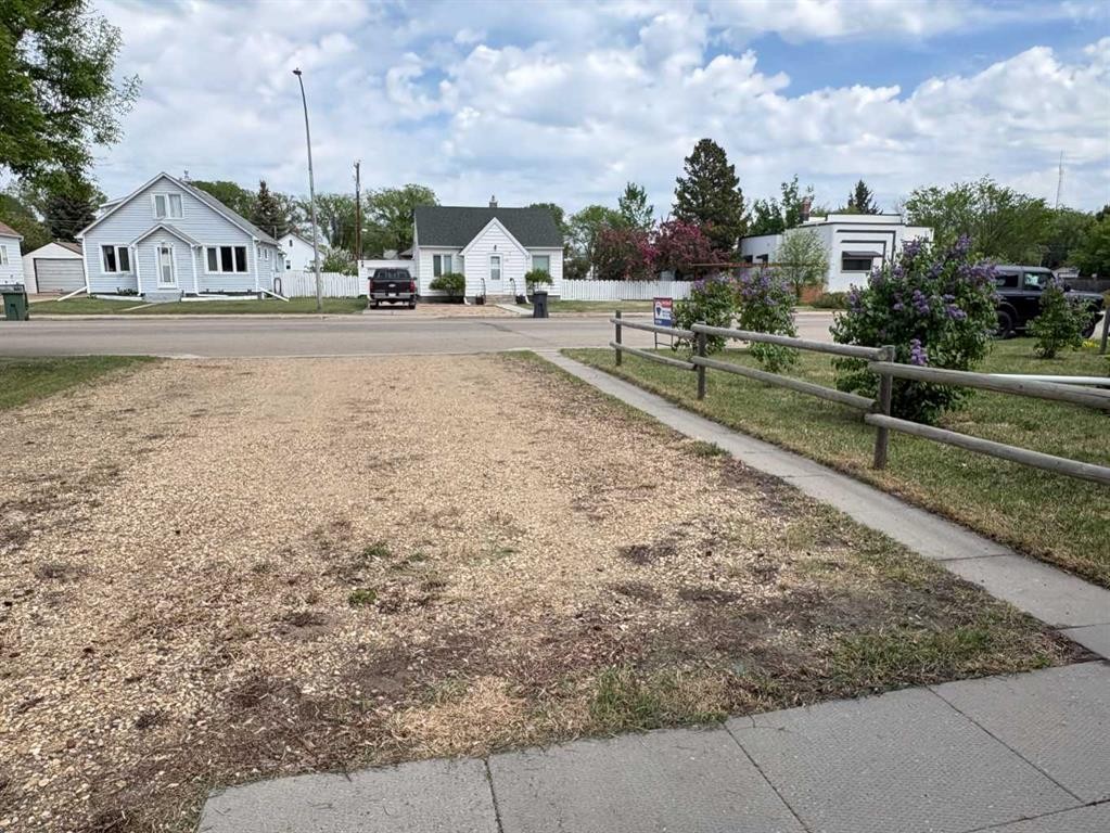 5129 48 Avenue, Ponoka, AB - Outdoor