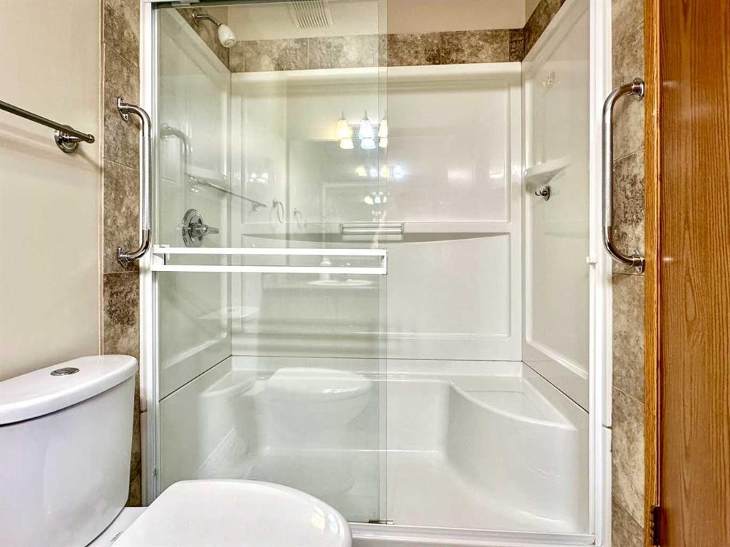 59-2816 Botterill Crescent, Red Deer, AB - Indoor Photo Showing Bathroom