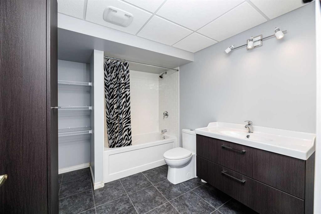 59-2816 Botterill Crescent, Red Deer, AB - Indoor Photo Showing Bathroom