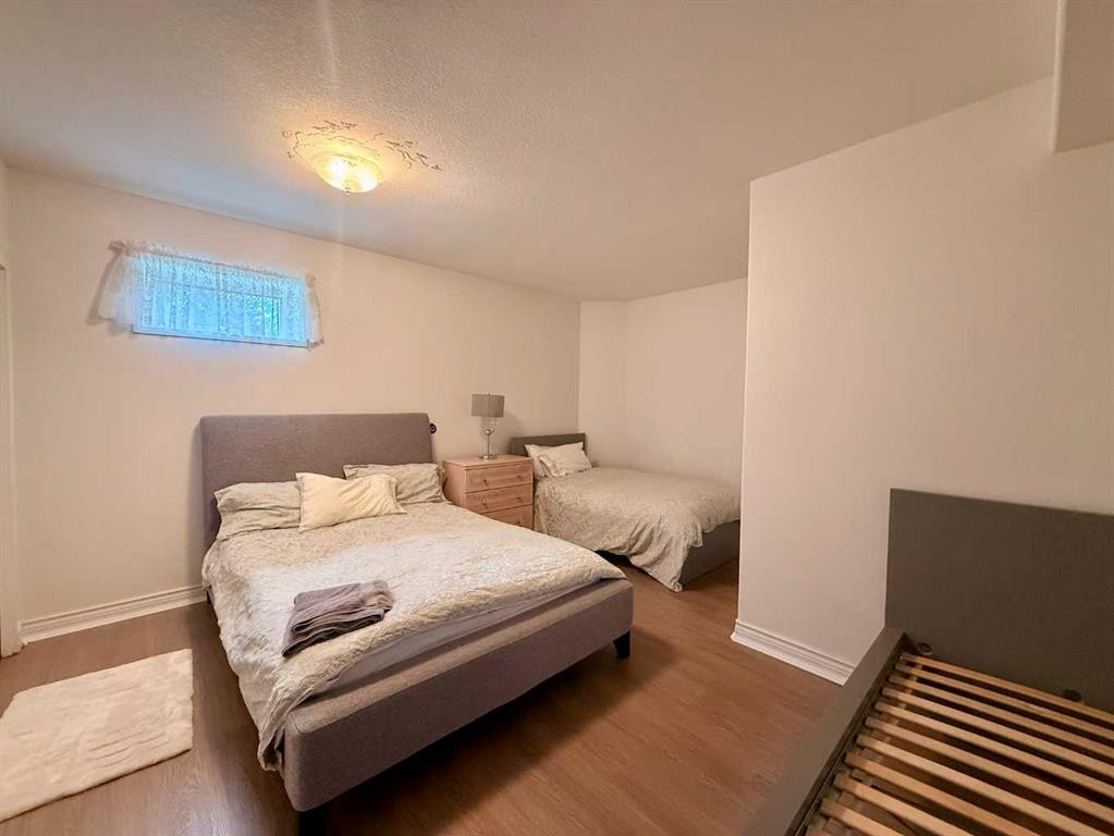 205-1 Ave Avenue West, Buck Lake, AB - Indoor Photo Showing Bedroom