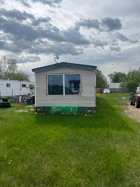 4445 Park Cresent, Coronation, AB - Outdoor