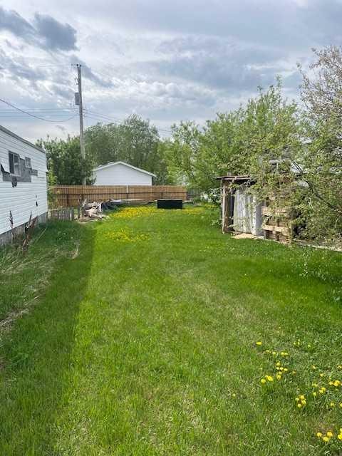 4445 Park Cresent, Coronation, AB - Outdoor