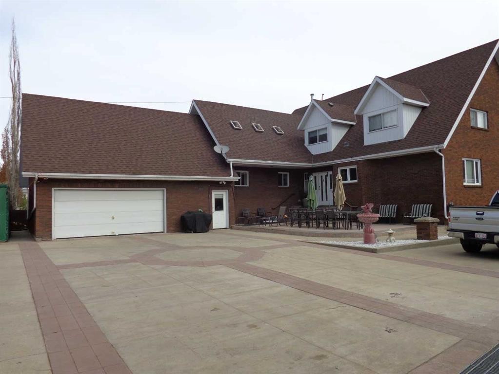 3 Rustic Road, Norglenwold, AB - Outdoor