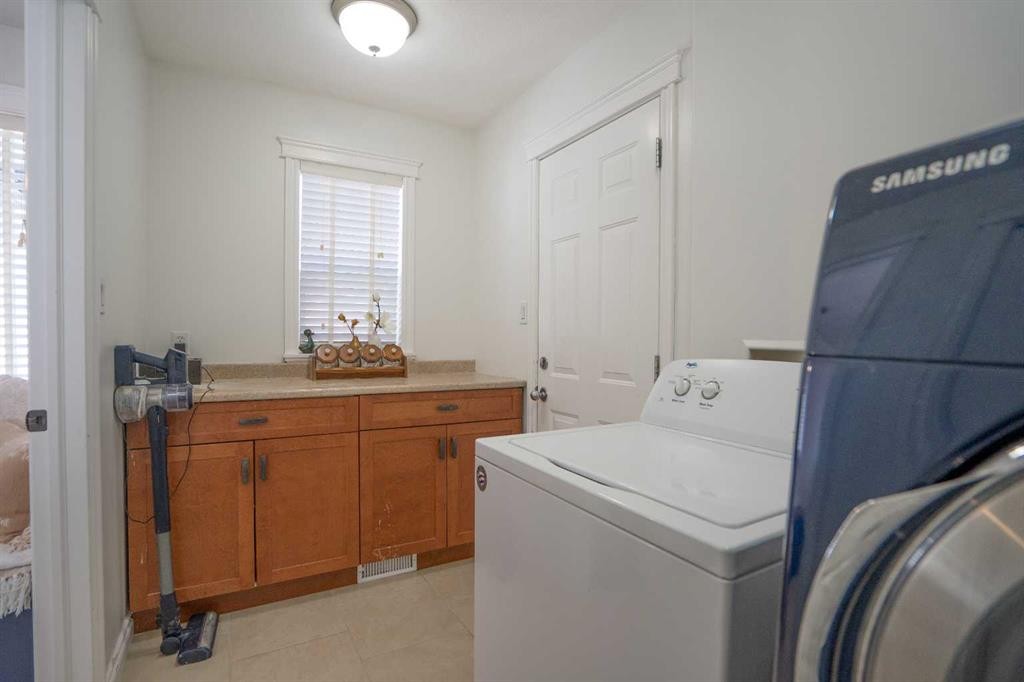 5333 55 Avenue, Bashaw, AB - Indoor Photo Showing Laundry Room