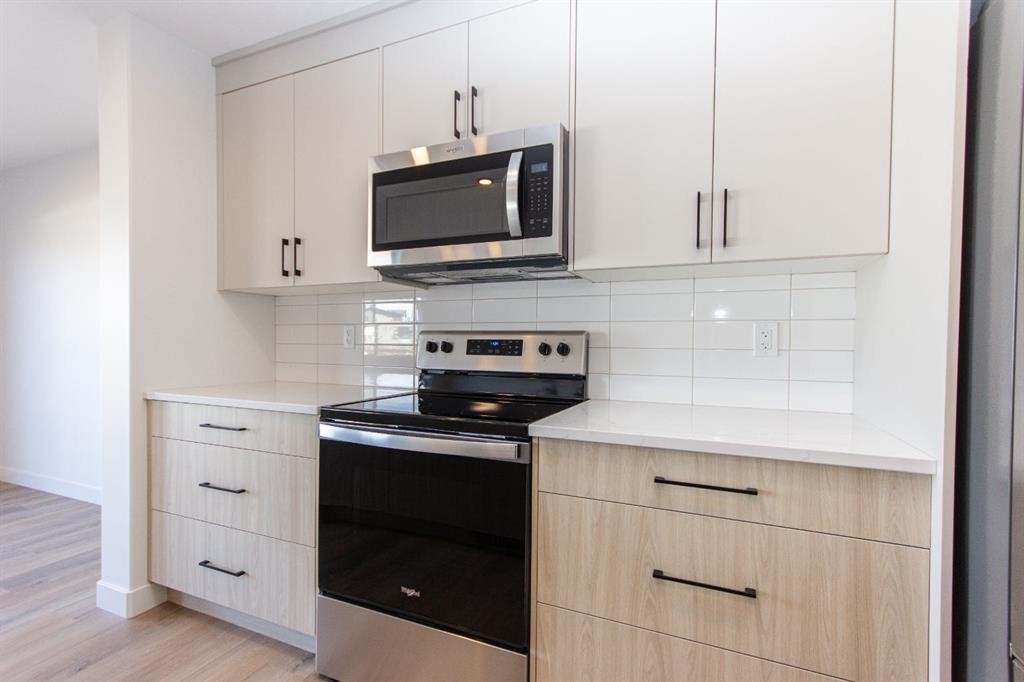 60 Trinity Street, Lacombe, AB - Indoor Photo Showing Kitchen