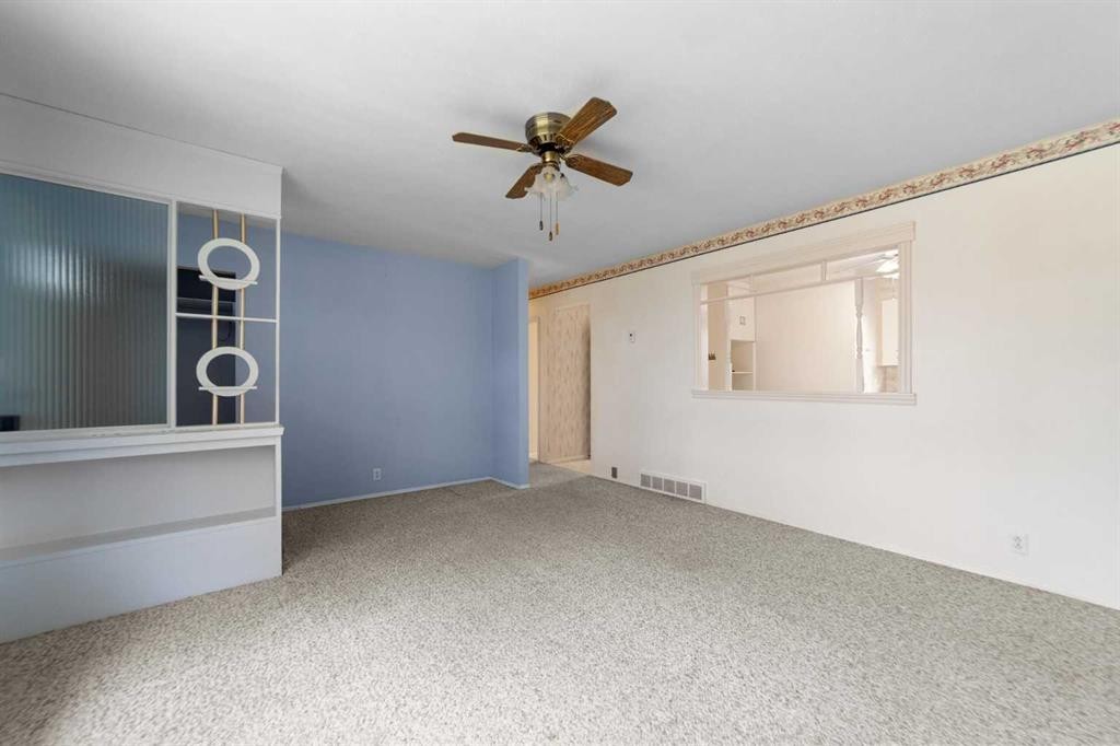 5805 48A Avenue, Camrose, AB - Indoor Photo Showing Other Room