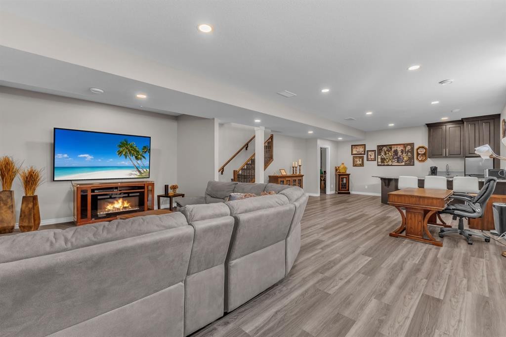5052 Lakeshore Drive, Sylvan Lake, AB - Indoor
