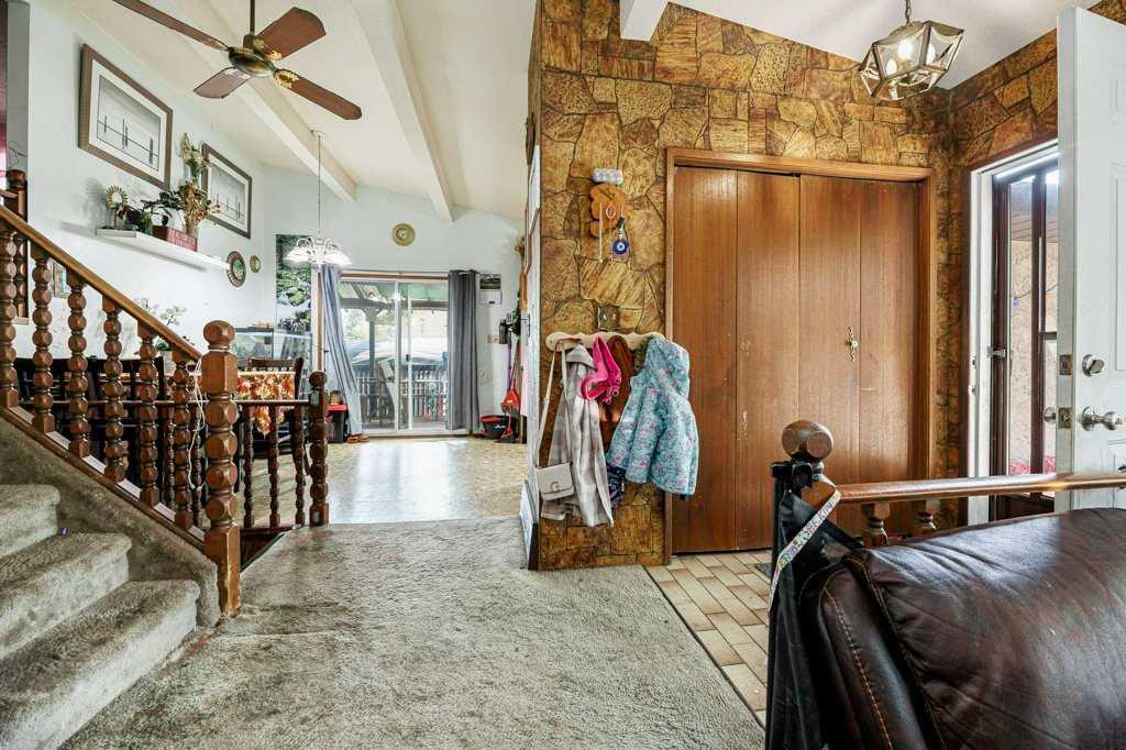 20 Goard Close, Red Deer, AB - Indoor Photo Showing Other Room