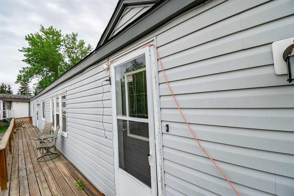 2 Elm Close, Erskine, AB - Outdoor With Deck Patio Veranda With Exterior