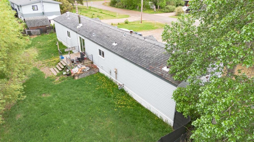 2 Elm Close, Erskine, AB - Outdoor