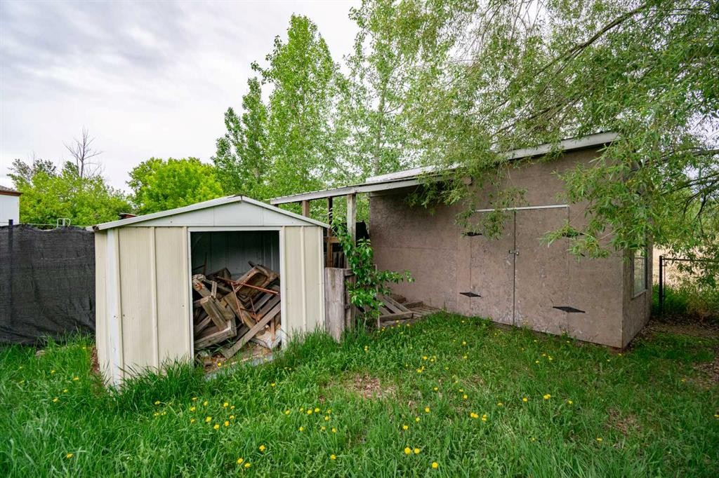 2 Elm Close, Erskine, AB - Outdoor