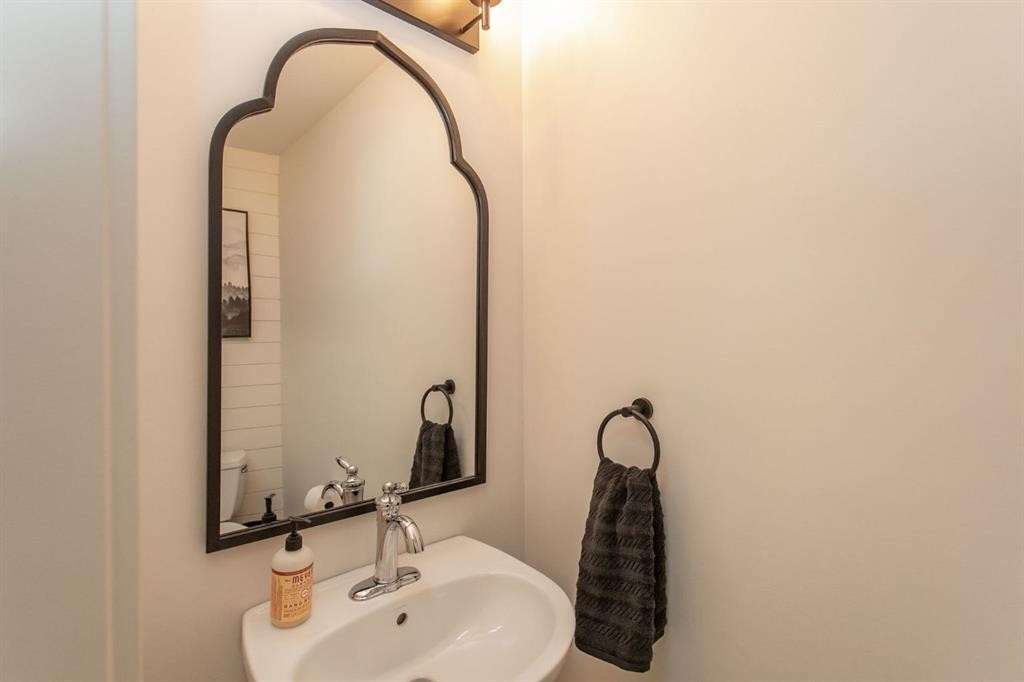 63 Bowman Circle, Sylvan Lake, AB