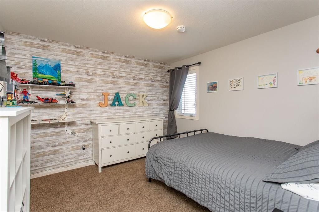 63 Bowman Circle, Sylvan Lake, AB
