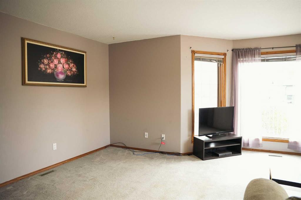 4525 49 Avenue, Hardisty, AB - Indoor Photo Showing Other Room
