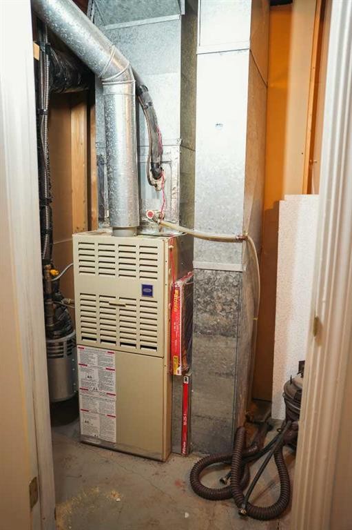 4525 49 Avenue, Hardisty, AB - Indoor Photo Showing Basement