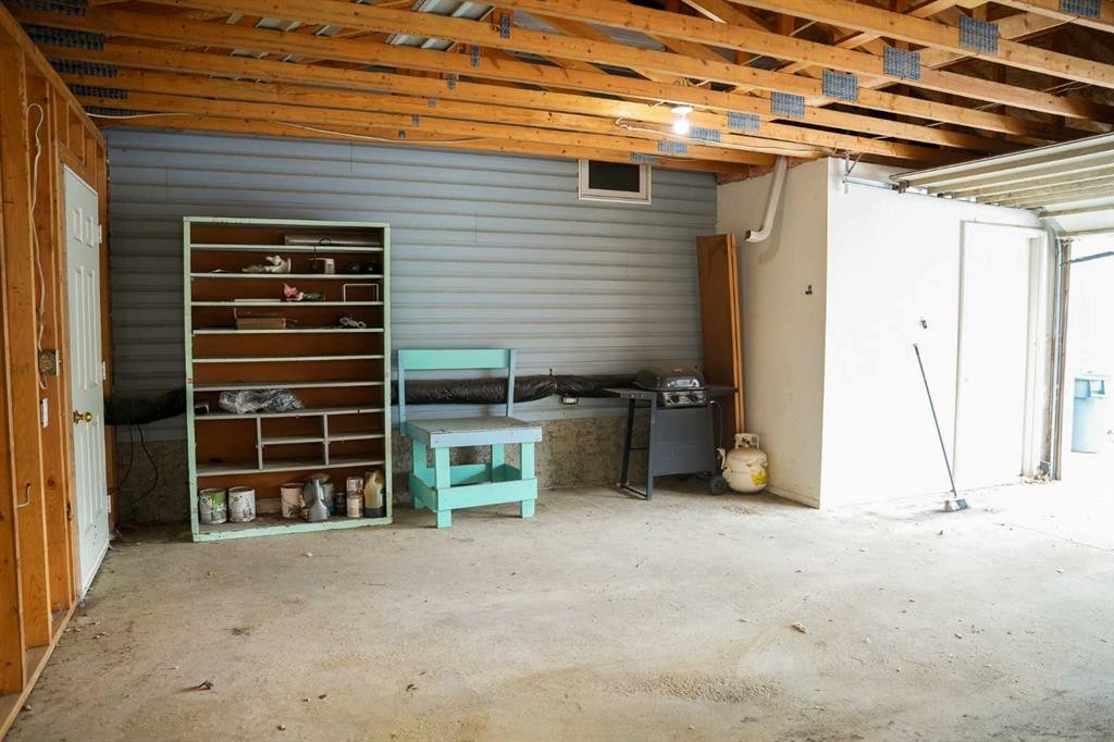4525 49 Avenue, Hardisty, AB - Indoor Photo Showing Basement
