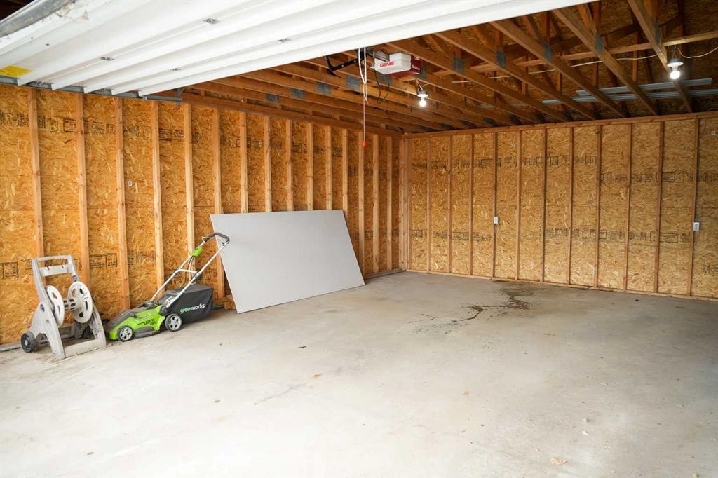 4525 49 Avenue, Hardisty, AB - Indoor