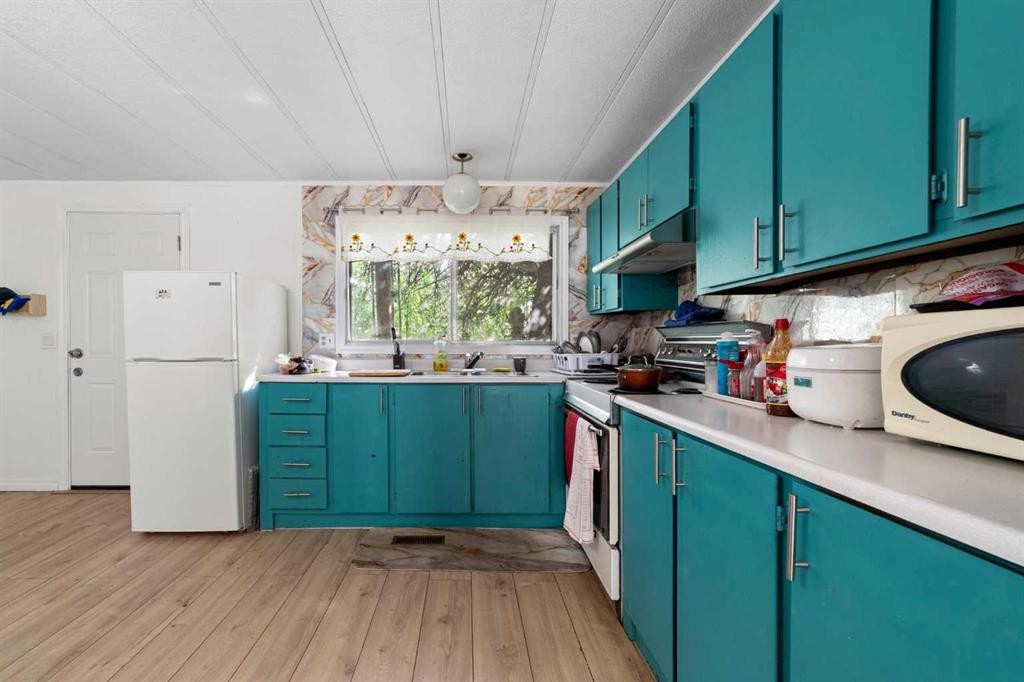 4911 54 Avenue, Viking, AB