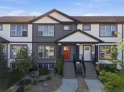 28 Hawthorn Place Sylvan Lake, AB T4S 2L6
