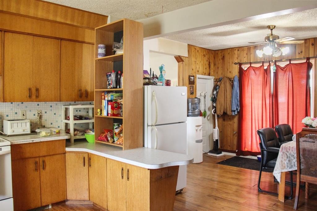 47038 Range Road 191, Rural Camrose County, AB - Indoor Photo Showing Kitchen