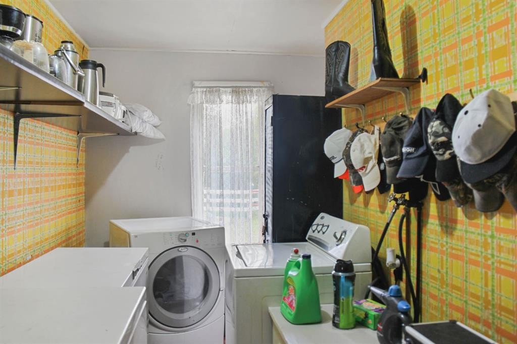 47038 Range Road 191, Rural Camrose County, AB - Indoor Photo Showing Laundry Room