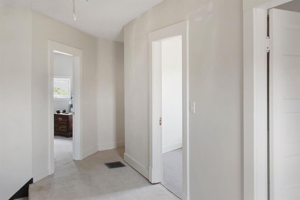 47038 Range Road 191, Rural Camrose County, AB - Indoor Photo Showing Other Room