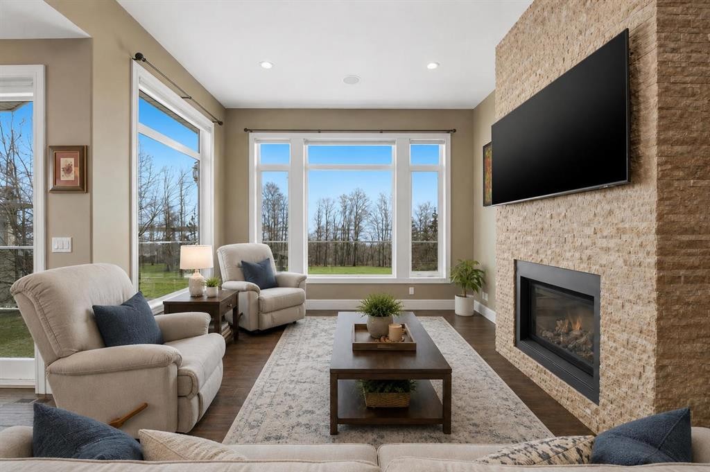 23 Westside Close, Rural Lacombe County, AB