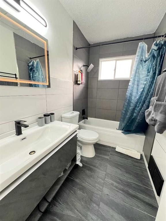 560 Northmount Drive Nw, Calgary, AB