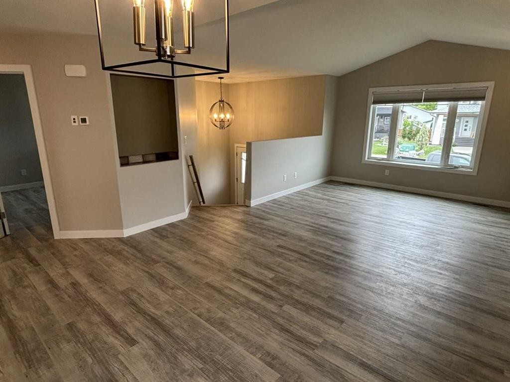 727 Cypress Lane, Springbrook, AB