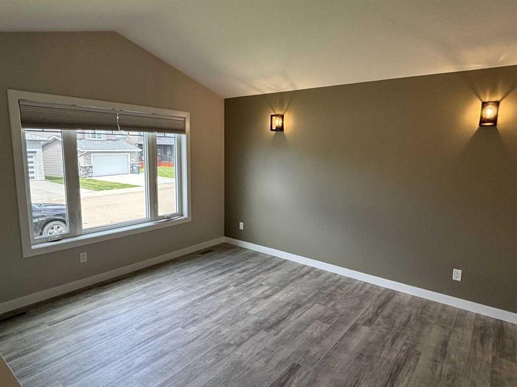 727 Cypress Lane, Springbrook, AB