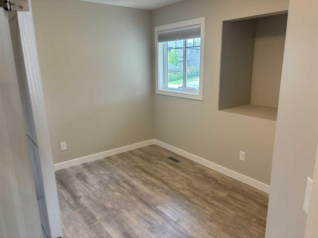 727 Cypress Lane, Springbrook, AB