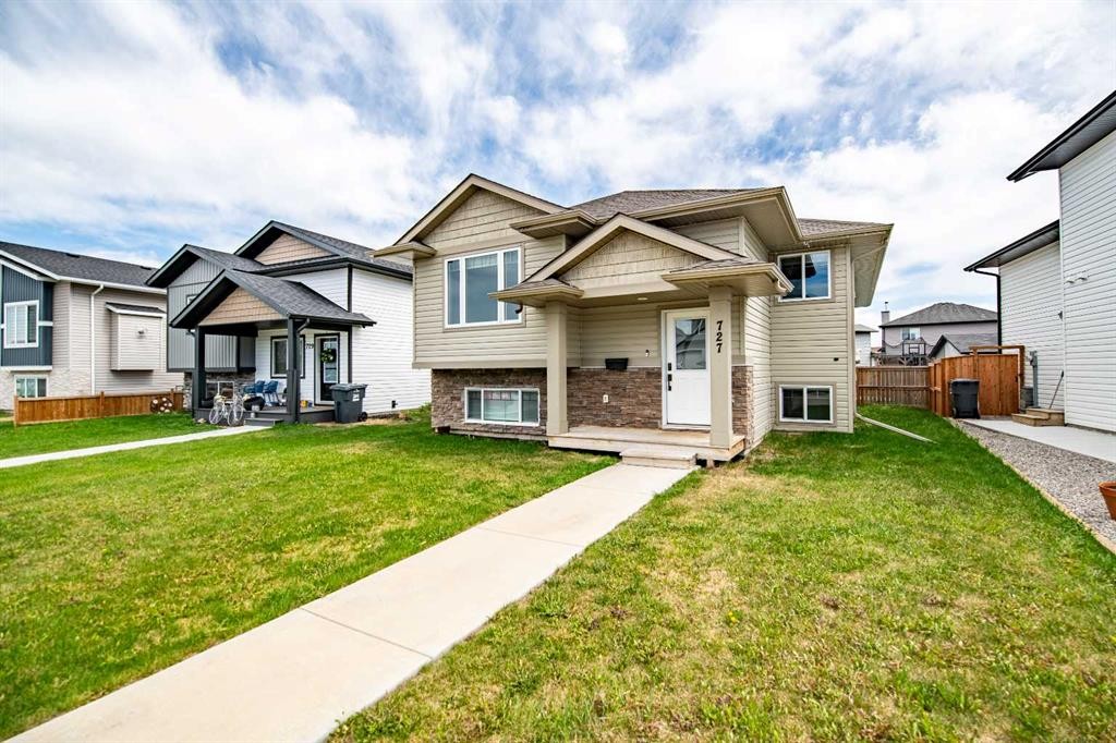 727 Cypress Lane, Springbrook, AB