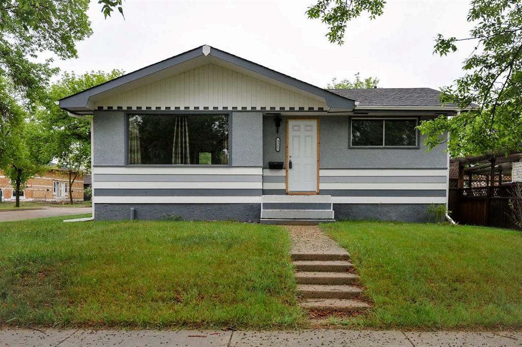 4201 50 Avenue, Camrose, AB - Outdoor