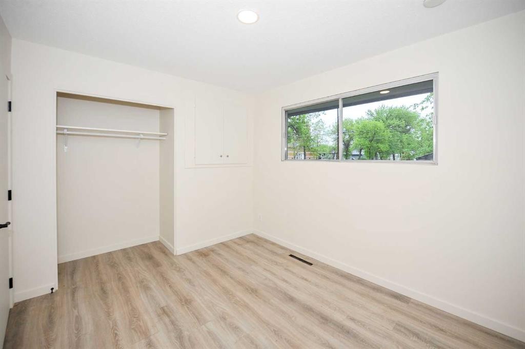 4201 50 Avenue, Camrose, AB - Indoor Photo Showing Other Room