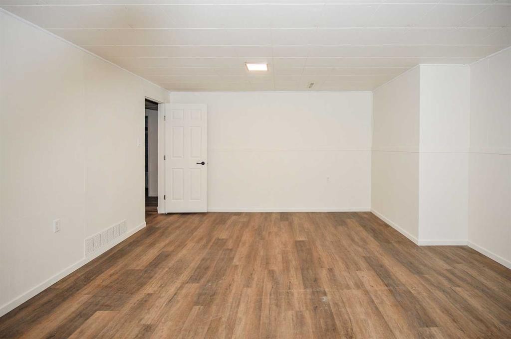4201 50 Avenue, Camrose, AB - Indoor Photo Showing Other Room