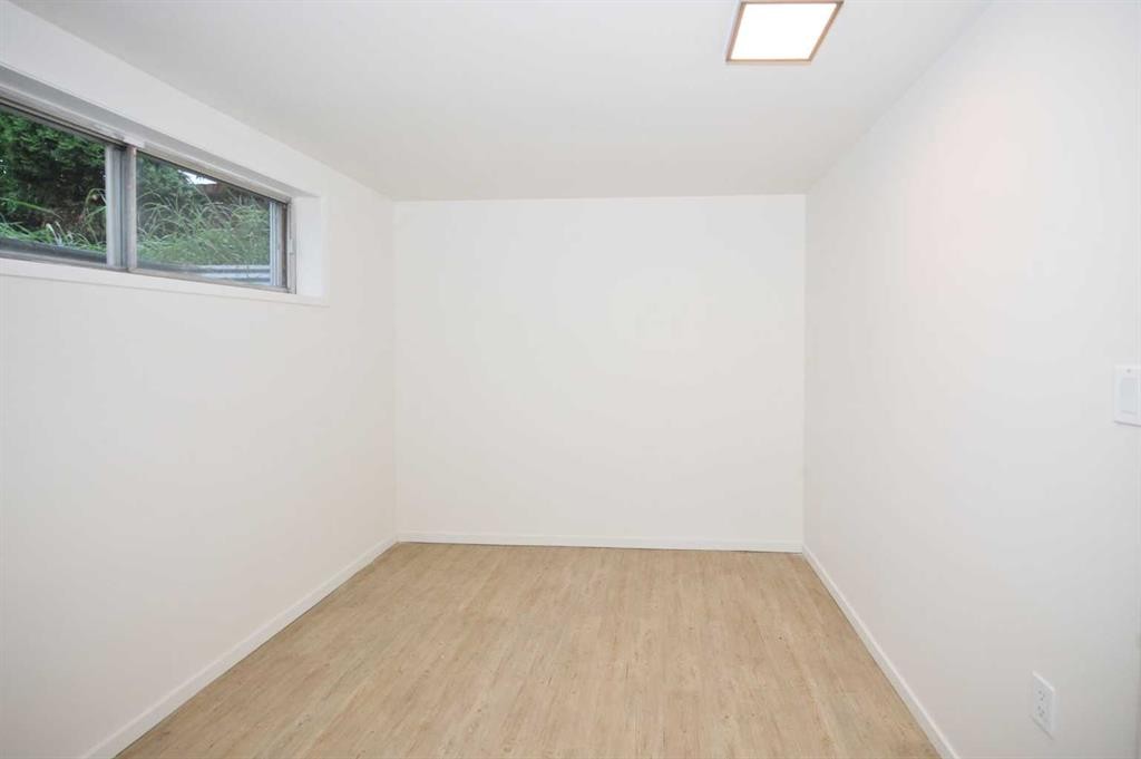 4201 50 Avenue, Camrose, AB - Indoor Photo Showing Other Room