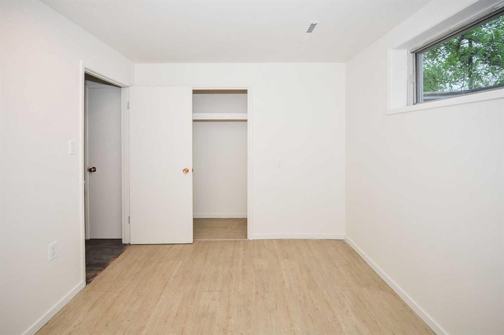 4201 50 Avenue, Camrose, AB - Indoor Photo Showing Other Room