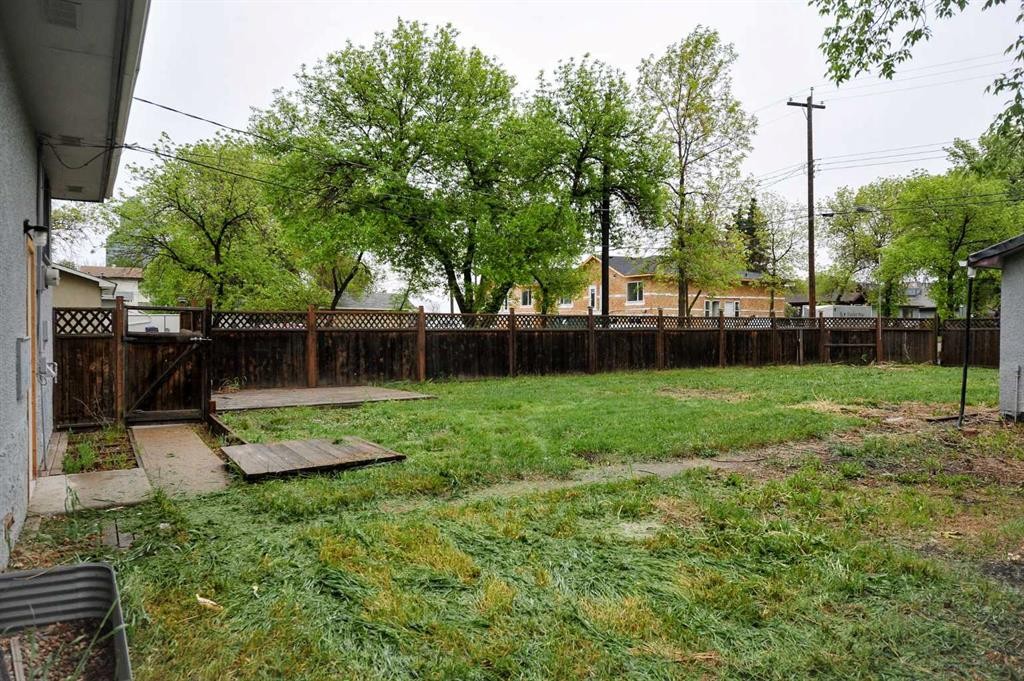 4201 50 Avenue, Camrose, AB - Outdoor With Backyard