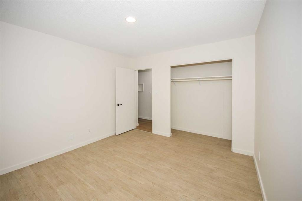 4201 50 Avenue, Camrose, AB - Indoor Photo Showing Other Room